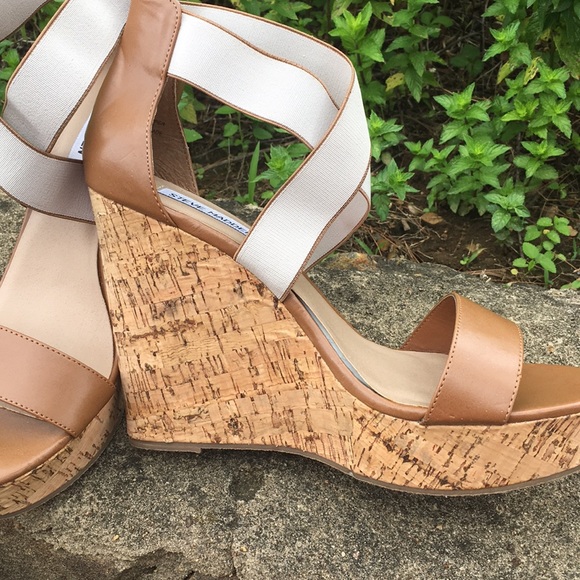 Steve Madden Platform Sandals - Picture 4 of 8